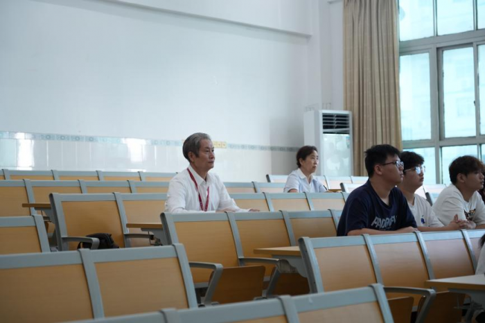 聚焦教学质量 共筑育人根基 学校开展2025年春季学期期中教风学风检查工作