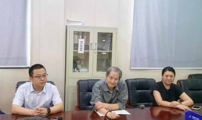 访企拓岗 校长田巨平带队走访中国南方航空美兰基地