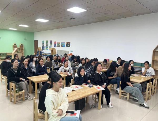 旅艺团支部｜旅游艺术三亿体育2023级学前教育3班团支部开展“习近平新时代中国特色社会主义思想”主题团课活动